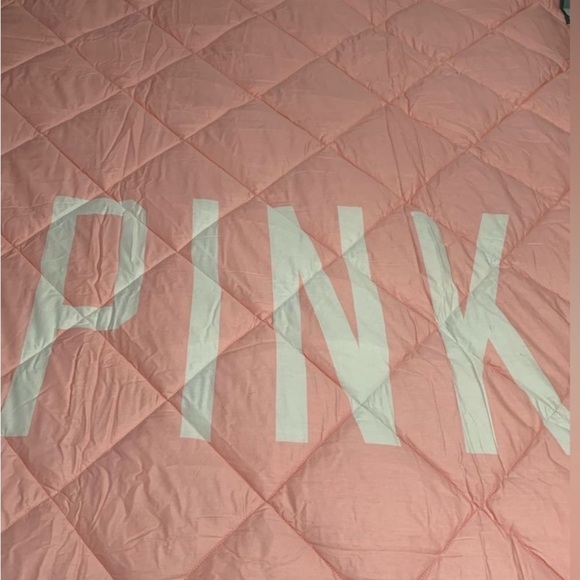 NEW VS PINK FLORAL DORM REVERSIBLE
COMFORTER TWIN - Picture 4 of 8